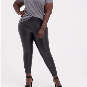 Torrid Pixie Black Faux Leather Leggings in size 4X